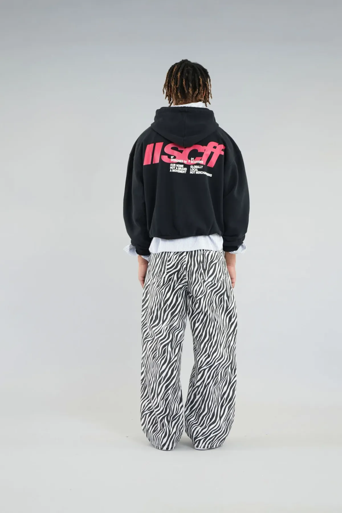 Scuffers Hoodies^Globally Black Hoodie